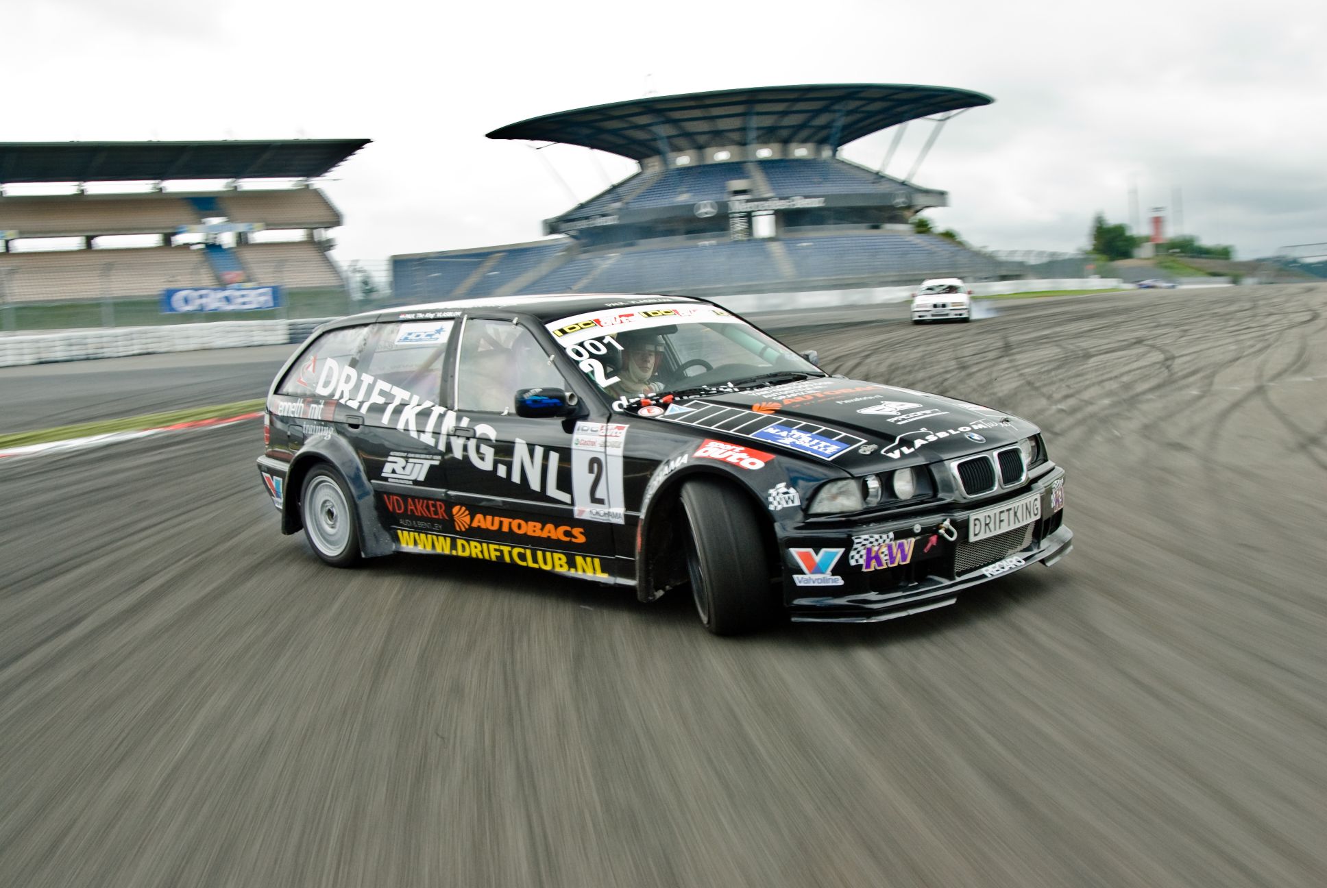 bmw-e36-touring-drifting