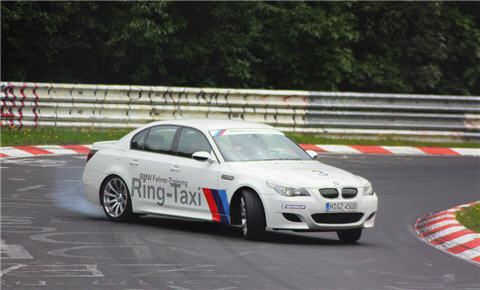 bmw-m5-ring-taxi-drifting